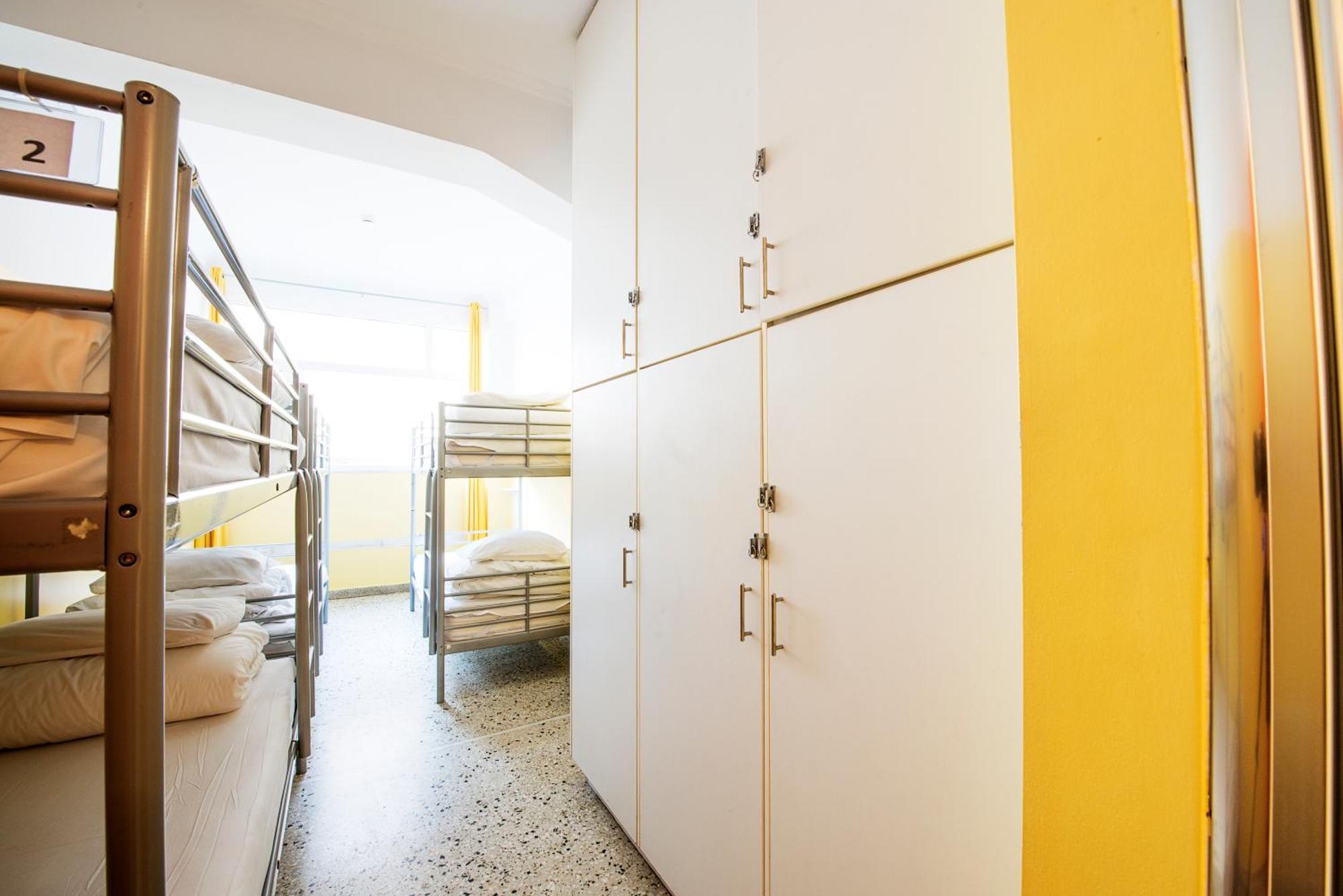 Bed 6-Bed Mixed Dorm Ensuite Balcony